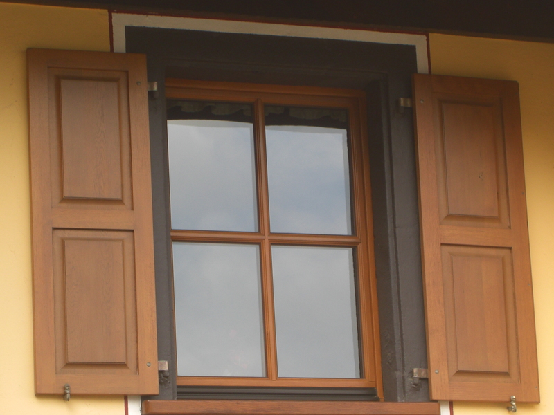 Usi si ferestre din lemn