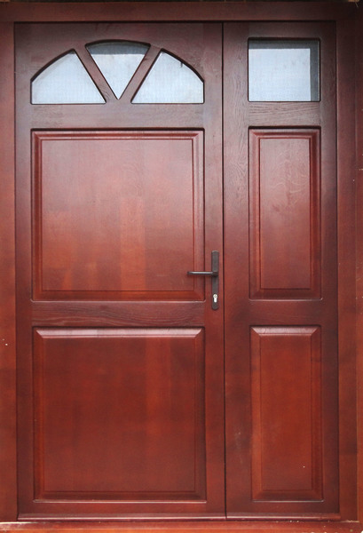 Usi si ferestre din lemn